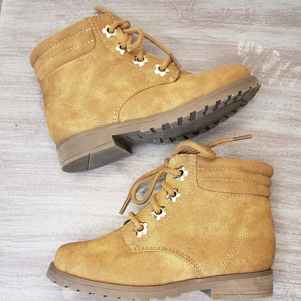 The Place Tan Lace-Up Ankle Boots Size 8 (SB3)